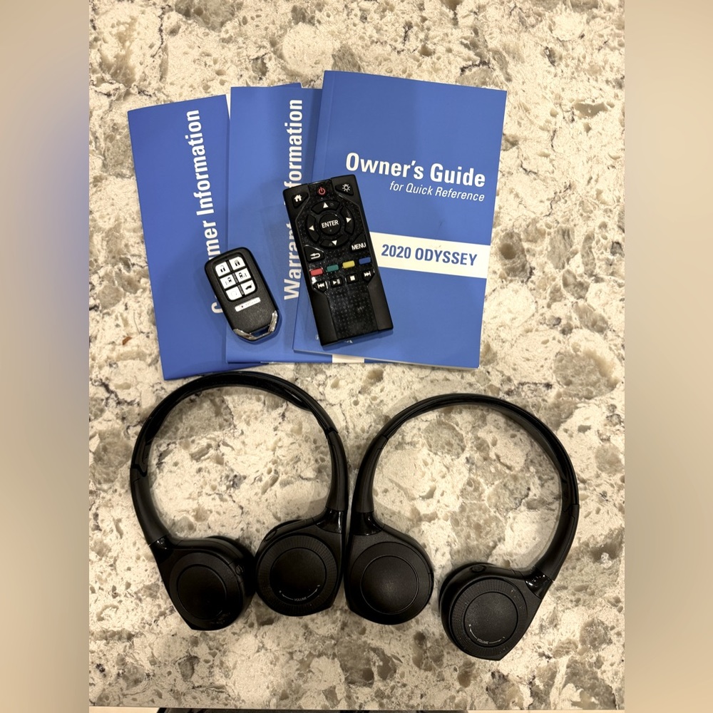 OEM Honda Odyssey Elite DVD Remote, 2 headphones & Smart Key Fob